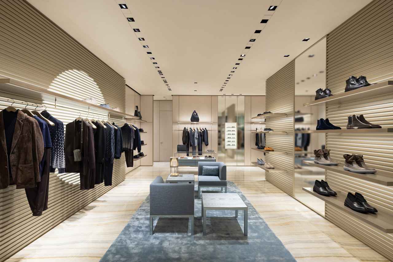 カフェも初上陸。五感で楽しむ ジョルジオ アルマーニの新店が 表参道