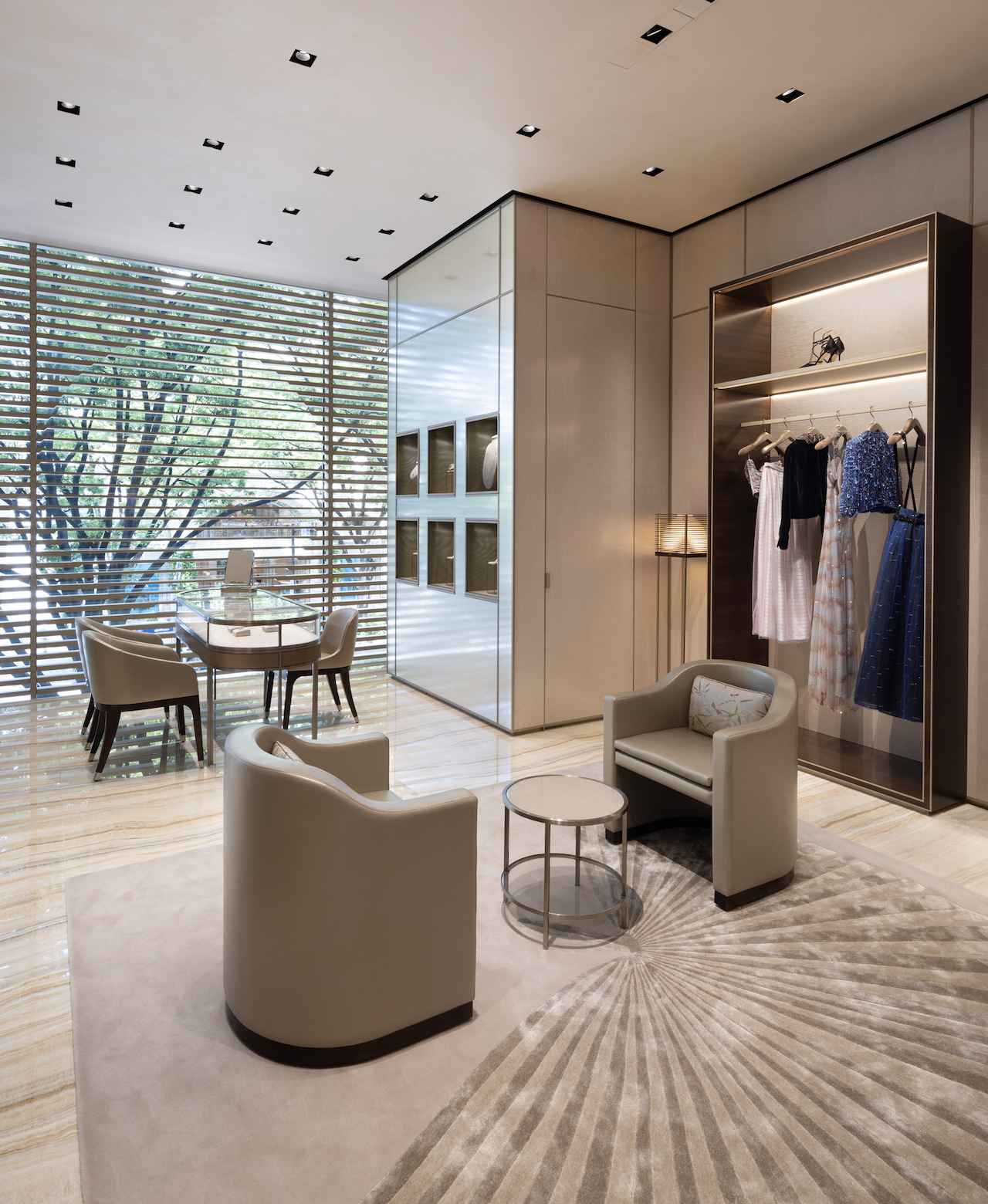 カフェも初上陸。五感で楽しむ ジョルジオ アルマーニの新店が 表参道