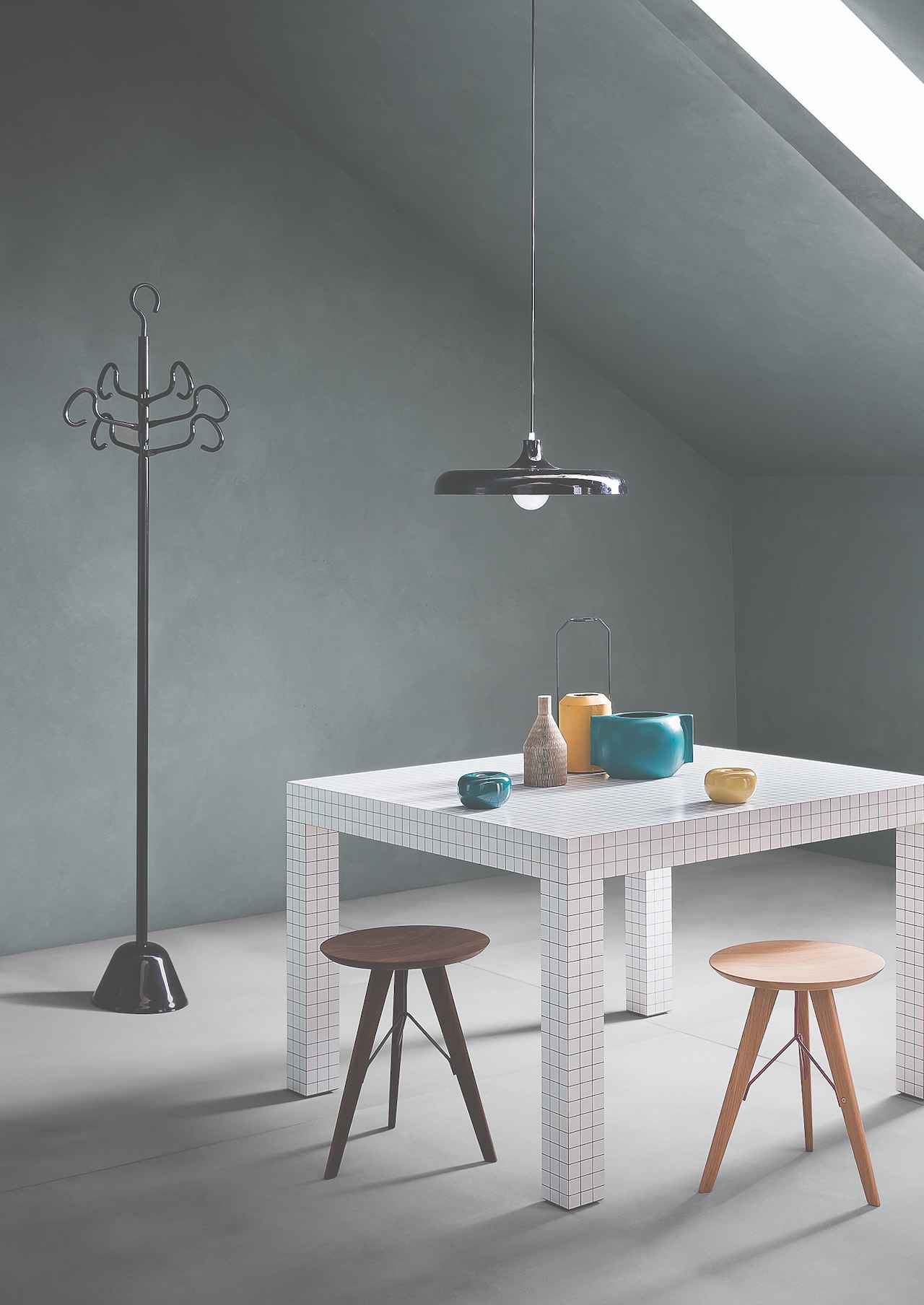 アルテック、カリモク家具、 HAYほか、コートスタンド7選。 置くだけで