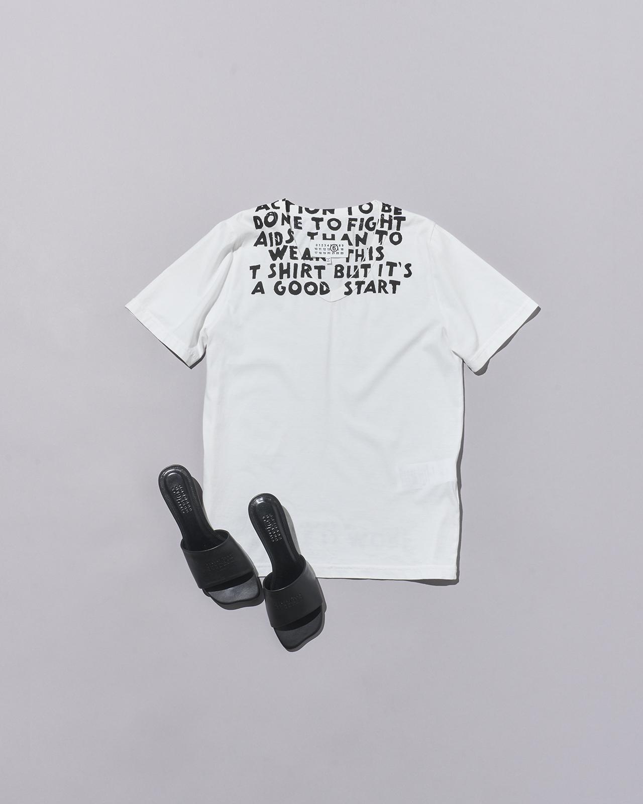 ショートパンツ 白シャツ 帽子 財布に ディオール サンダル ロゴ Tシャツとサンダルで洗練された夏に。 ディオール、セリーヌほか
