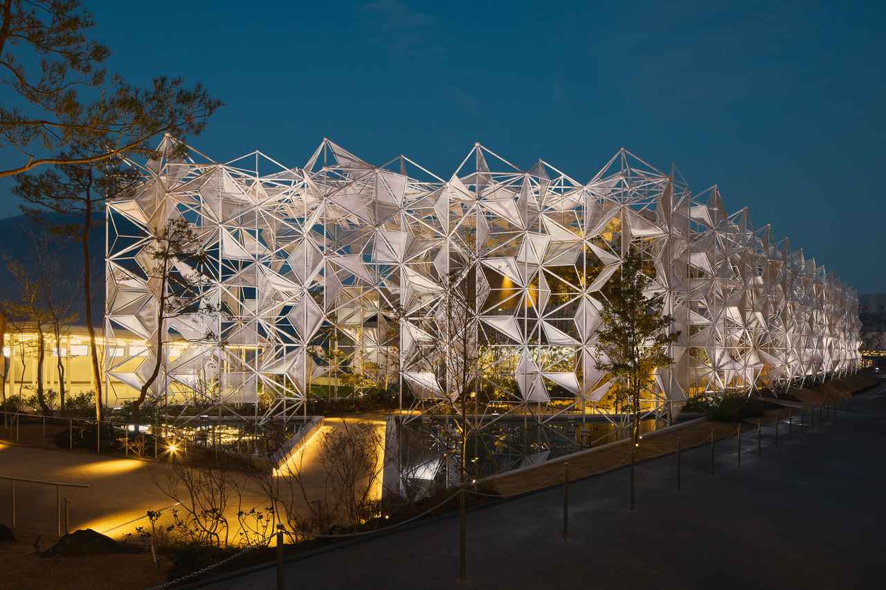 万博2025 女性館　カルティエ 非売品ピンバッジ　大阪関西 EXPO2025 万博2025 女性館 カルティエ ピンバッジ EXPO 2025 WOMEN - メルカリ