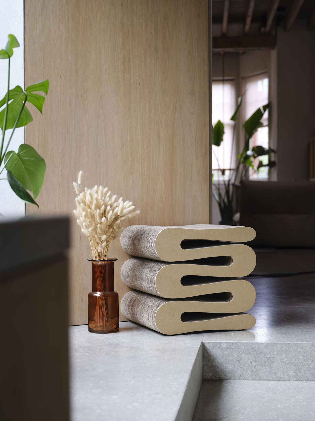 スツールをインテリアのアクセントに。 カッシーナほかから厳選した