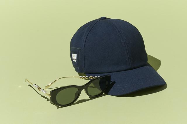 画像: キャップ(参考商品)・サングラス¥78,100/グッチ