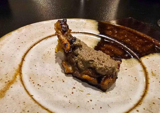 画像: 焼きすっぽんに肝ソースを添えて