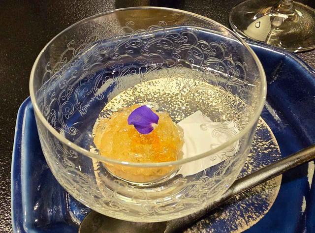 画像: 鮒ずしにはワインジュレを添えて