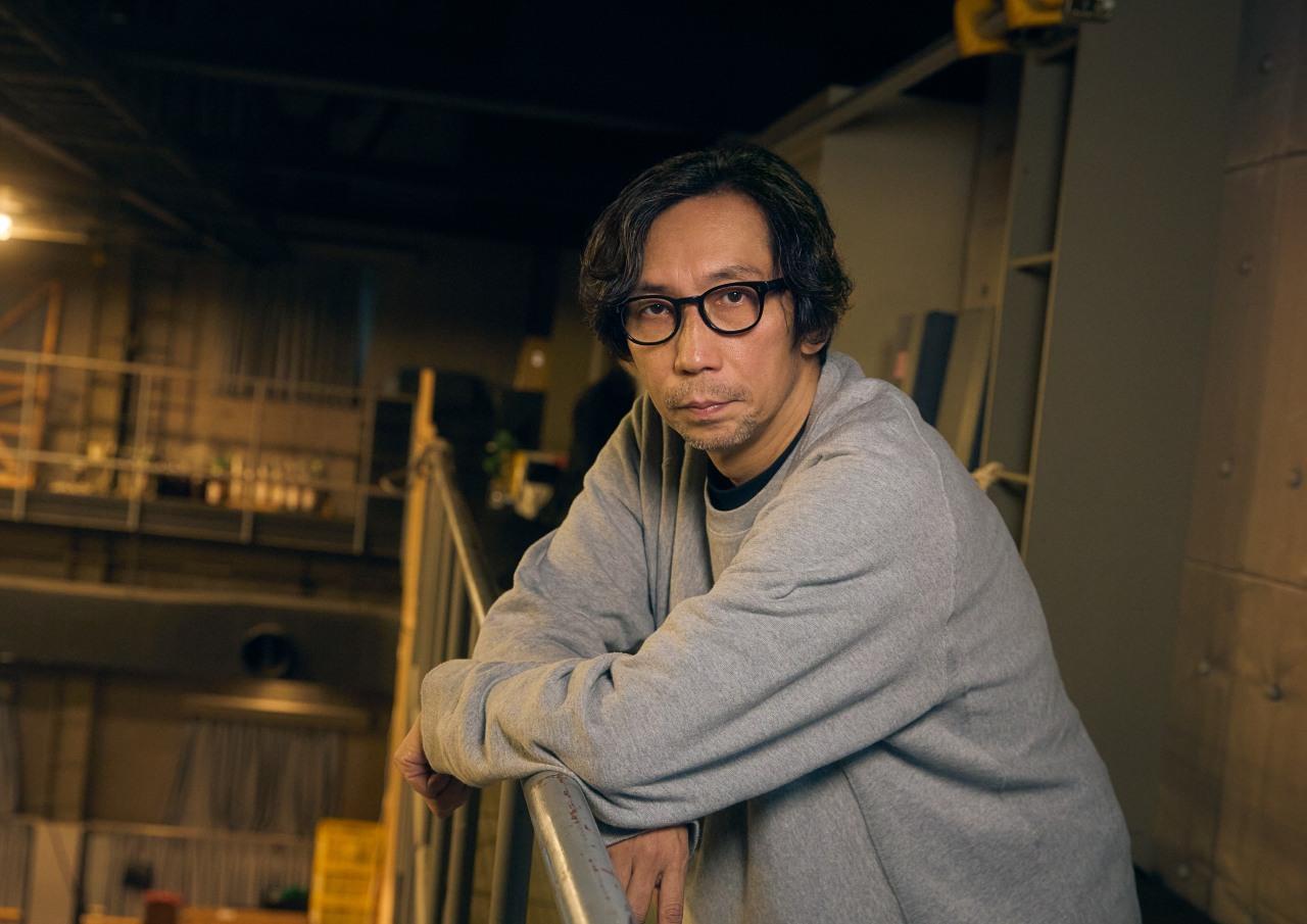 画像: 行定勲が舞台作品で描く 小津安二郎の世界── 主演・中井貴一に込める期待とは - T JAPAN:The New York Times Style Magazine 公式サイト