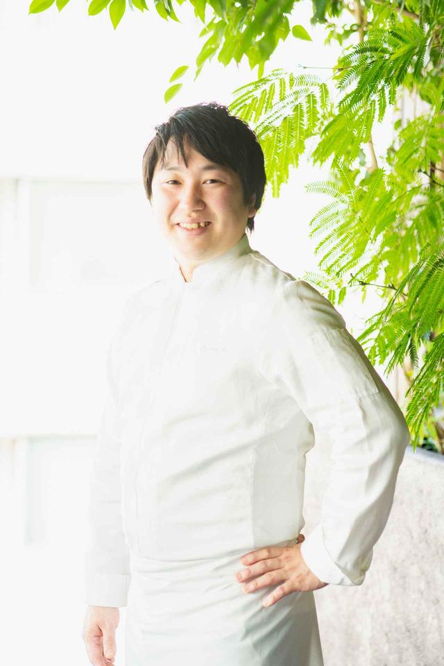画像: 信太竜馬（しだ りょうま）シェフ。銀座「ロオジエ」、パリ「オテル・ド・クリヨン」で修業し、2012年に銀座「エスキス」入店、2017年からスーシェフとして活躍した後、2020年１月に「エラン」を開店