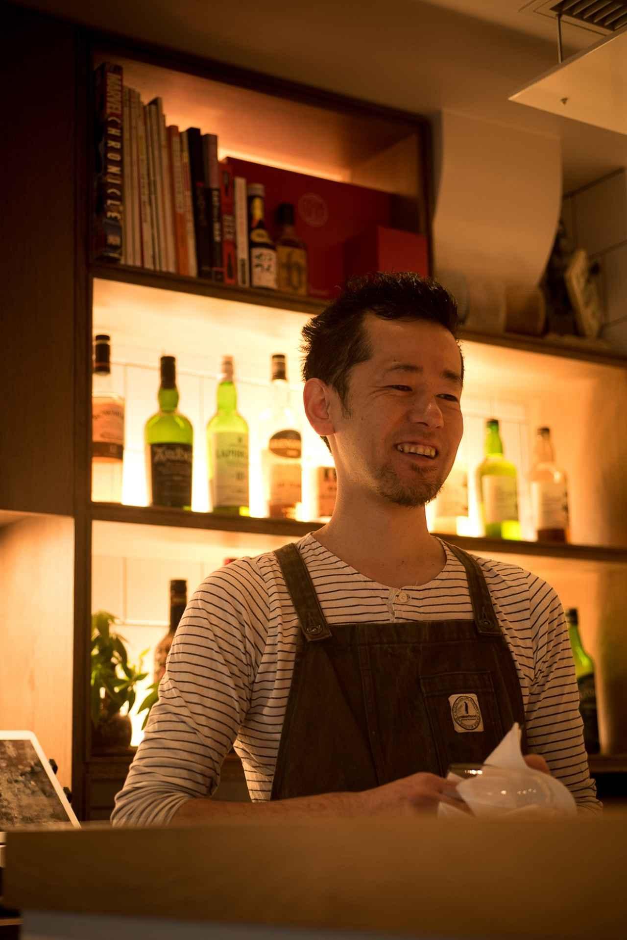 画像: 店長の川上武美さん。お店の立ち上げに際して、何度も中国を訪れて勉強。いままでにない店を作ろうと、このスタイルを考えた