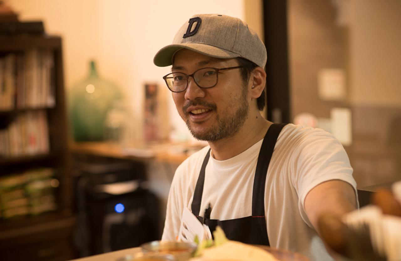 画像: 大岩俊介さん。「燗酒とインド料理でこれからの季節、身体を温めて下さい」