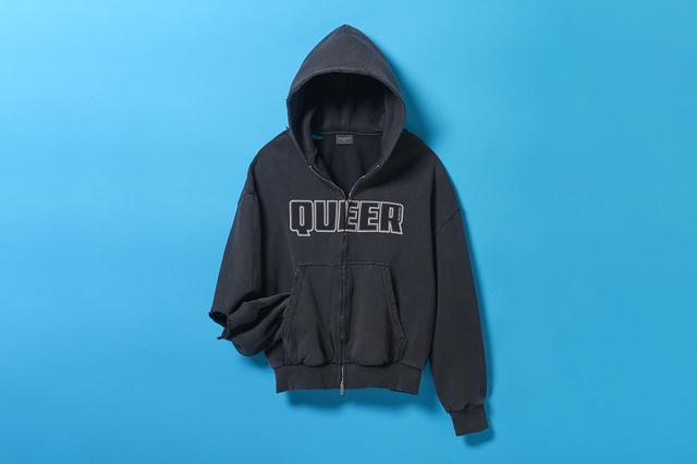 画像: フーディー¥218,900(予定価格)/バレンシアガ