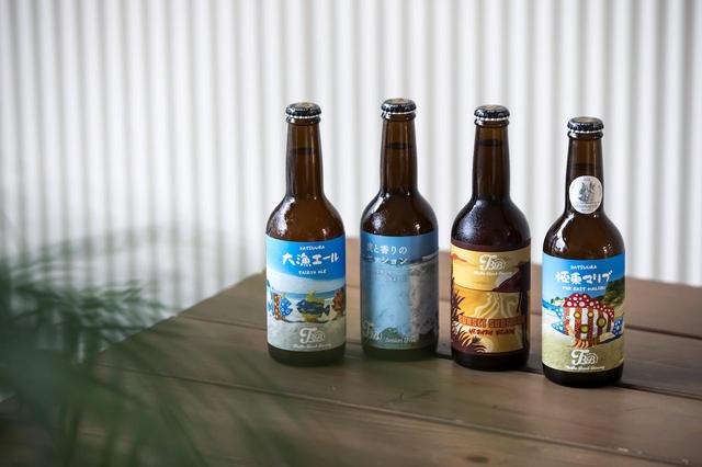 画像: 丁寧に作られたビールは、1日にわずか250本しか瓶入れできないとか。ラベルデザインは造形作家・木暮奈津子さんの作品