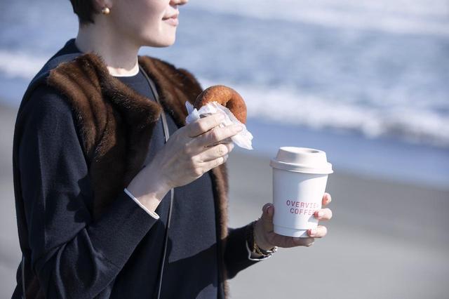 画像: シナモンドーナツと果実味のあるコーヒー「アフリカ」を散歩のお供に