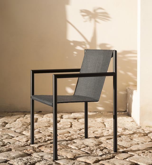 画像: 「プレーンエアー(チェア)」¥299,200〜 ※シートクッション込み/RODA(アルフレックスジャパン) COURTESY OF ARFLEX JAPAN