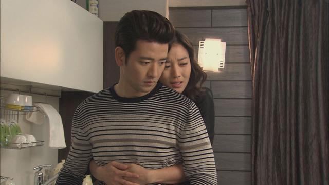 画像: 主演のペ・スビン(左)とイ・ソヨン(右) ©SBS
