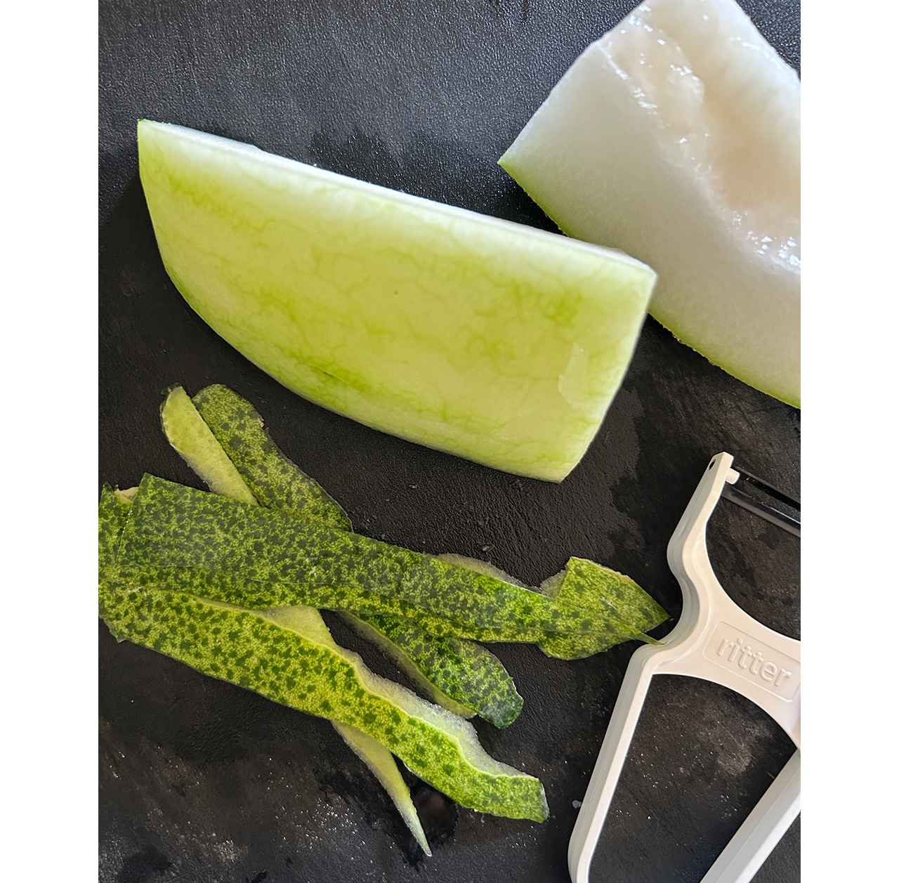 画像 : 3番目の画像 - 「平野由希子の「野菜とお酒」
―幸福な大人の食卓―
Vol.42 冬瓜のレシピ」のアルバム - T JAPAN:The New York Times Style Magazine 公式サイト