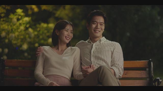 画像: 兄ジン役のハ・ソクジン（右）と主人公イェジ役イム・スヒャン（左）。©2020MBC