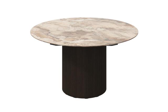 画像: 「サンティアゴ 伸張式ダイニングテーブル」<φ135×H74.5cm>¥ 442,900〜/ボーコンセプト COURTESY OF BO CONCEPT