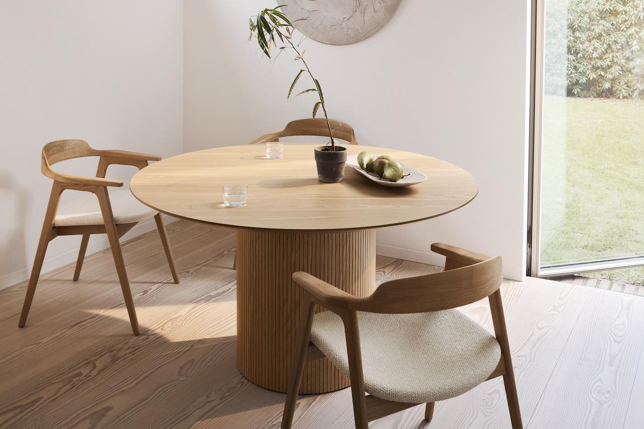 丸テーブルの名品28選】 北欧や日本の名作から注目作まで。 ダイニング