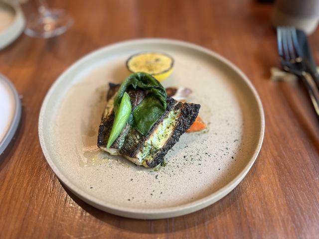 画像: サンデーブランチの選べるメインから「本日の魚 ガーデンハーブ 季節野菜」