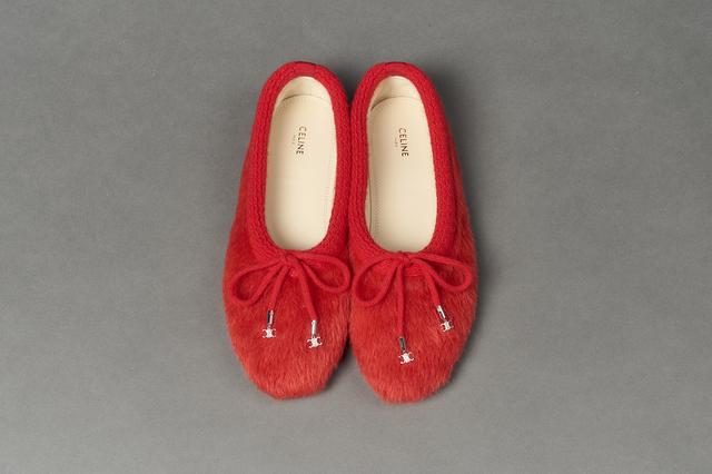 画像: 靴￥154,000（予定価格）／セリーヌ