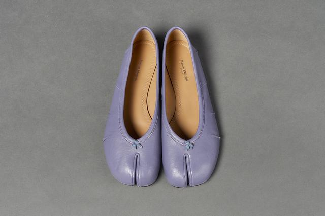 画像: 靴￥143,000／メゾン マルジェラ