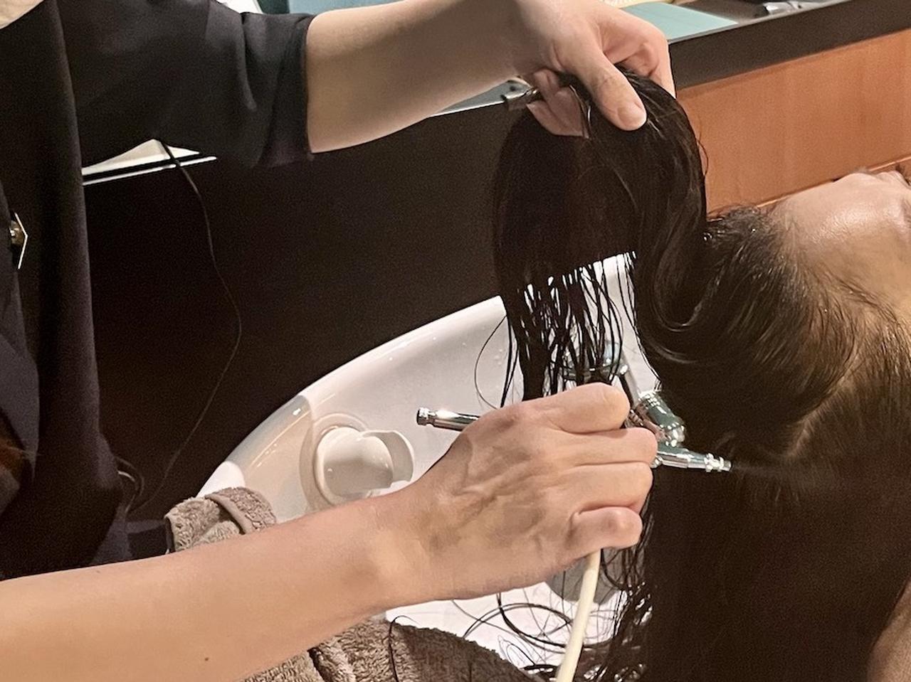 画像 : 11番目の画像 - 「最新ヘアケアのフルコース！
「クレーレ」で大人の髪をリカバー。
【伊熊奈美のこのヘッドスパが凄い！】vol.10」のアルバム - T JAPAN:The New York Times Style Magazine 公式サイト