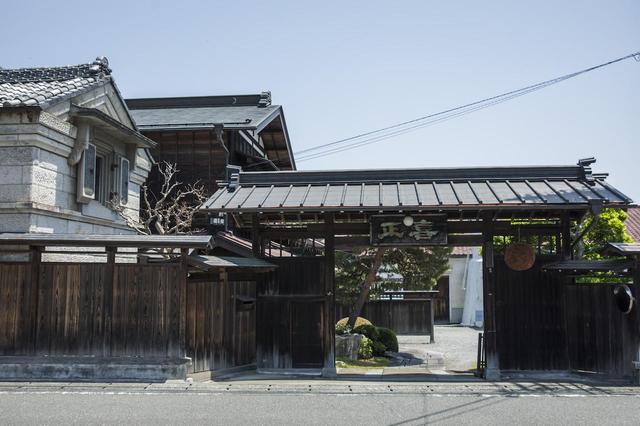 画像: 堂々とした端正な佇まいが蔵の歴史を物語る