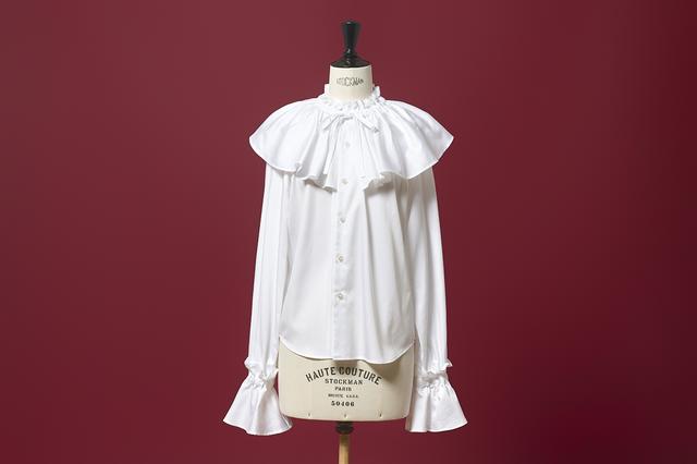 画像: ブラウス￥69,300／ノワール ケイ ニノミヤ