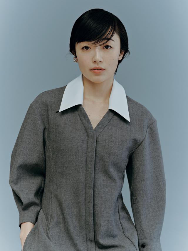 画像: 森田望智（もりた・みさと） 1996年神奈川県生まれ。10代よりCMやドラマでキャリアを積み、2019年、Netflixドラマ『全裸監督』で一躍脚光を浴びる。NHK連続テレビ小説『虎に翼』、Netflix映画『シティーハンター』などにも出演。2025年11月公開の映画『ナイトフラワー』では格闘家役に。2026年1 月に初舞台も控える。特技はフィギュアスケート、クラシックバレエ。 ワンピース（銀座店限定）￥489,500・イヤーカフ￥66,000／ジル サンダー ジルサンダージャパン TEL.0120-998-519