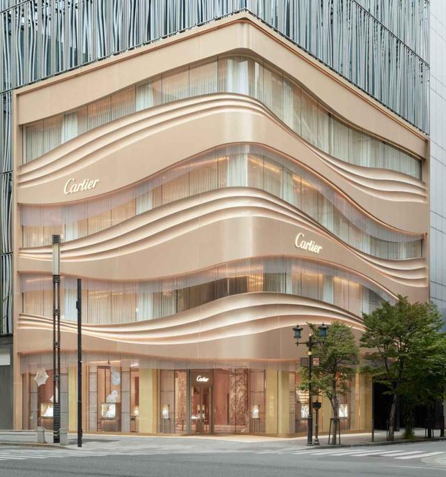 画像: ファサードは日本の伝統文様「青海波」をイメージ