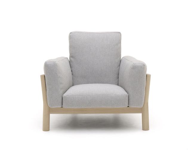 画像: 「キャストールソファ」（1シーター）＜H75×W95.5×D88㎝＞￥269,500〜／カリモクニュースタンダード COURTESY OF KARIMOKU NEW STANDARD