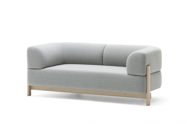 画像: 「エレファントソファ」（2シーター）＜H66×W175×D85cm＞￥314,600〜／カリモクニュースタンダード COURTESY OF KARIMOKU NEW STANDARD