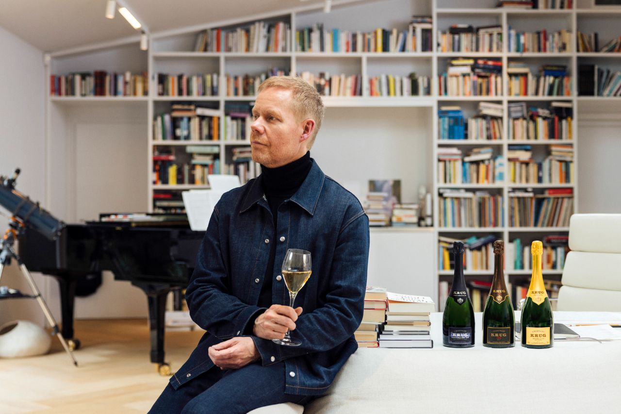 画像 : 1番目の画像 - 「KRUG x MUSICの最新コラボレーション。
音楽家マックス・リヒターが
シャンパーニュと共鳴し響かせる音とは」のアルバム - T JAPAN:The New York Times Style Magazine 公式サイト