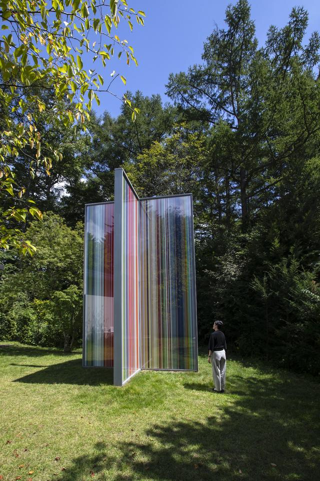 画像: 「Richiter Raum」の建築に合わせて、リヒターに依頼した作品《ストリップ・スカルプチャー・カルイザワ》