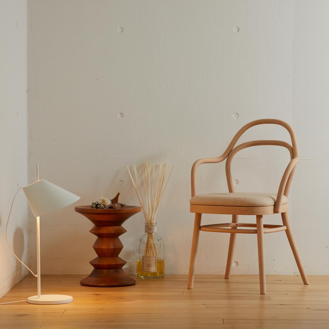 秋田木工、曲木椅子、天童木工、キツツキ、北欧家具、和モダン、マルニ