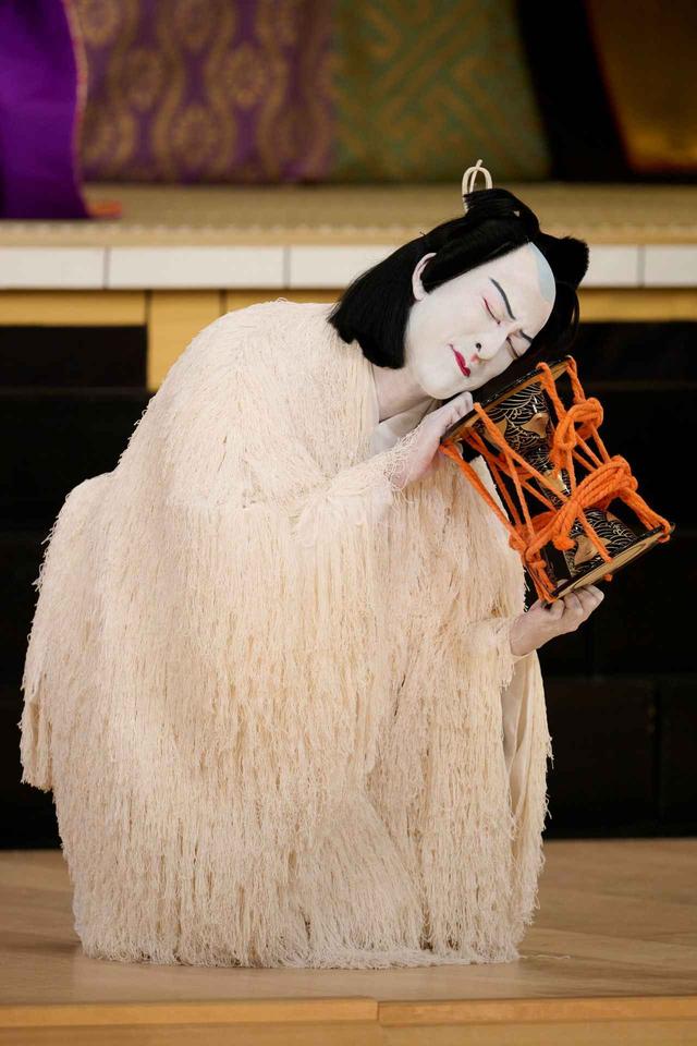 画像: 『義経千本桜 川連法眼館』静御前=中村米吉 佐藤忠信実は源九郎狐=尾上右近