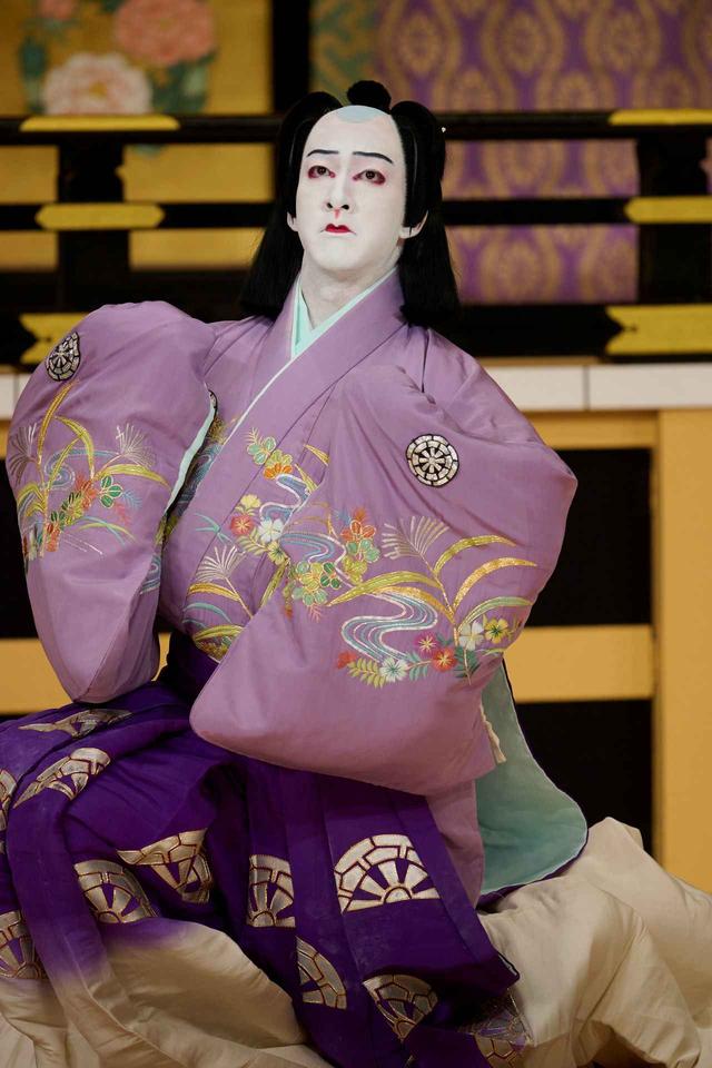 画像: 『義経千本桜 川連法眼館』佐藤忠信実は源九郎狐=尾上右近
