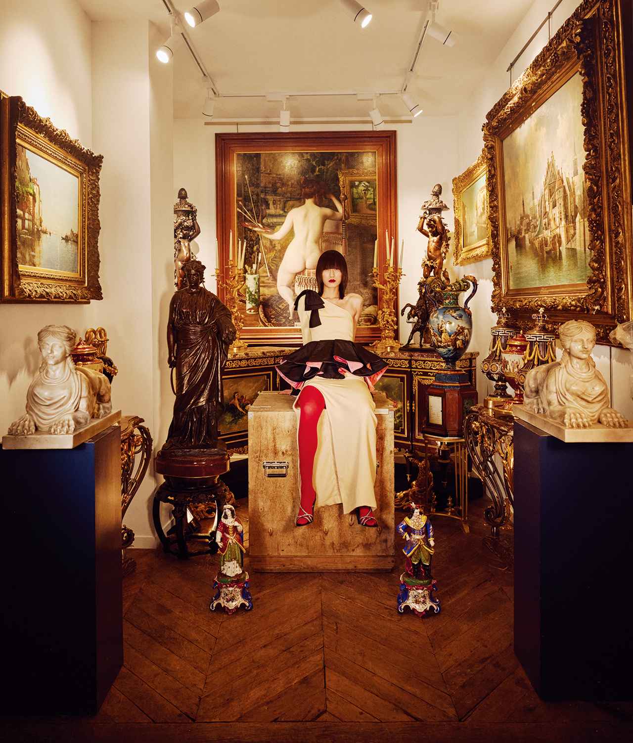 画像 : 2番目の画像 - 「シャネル、ルイ・ヴィトンほか
2025-26秋冬コレクションより
自分らしい美しい1着に出会う②」のアルバム - T JAPAN:The New York Times Style Magazine 公式サイト