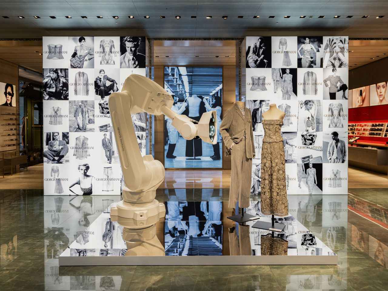 画像 : 1番目の画像 - 「ジョルジオ・アルマーニの
創造の軌跡をたどる展示
ARMANI/Archivio開催」のアルバム - T JAPAN:The New York Times Style Magazine 公式サイト