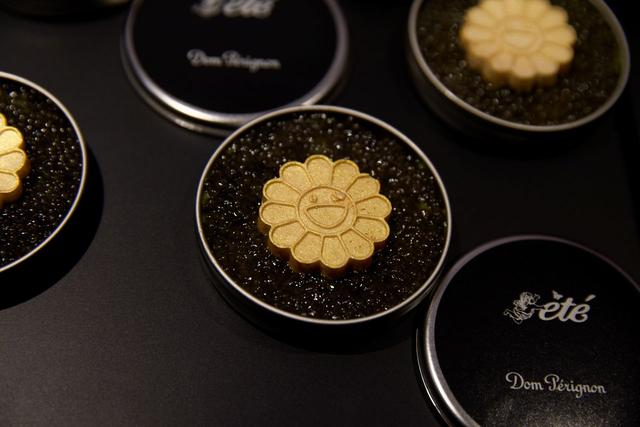 画像: パーティでふるまわれた、庄司による一品。フラワーのまわりにはキャビアが敷き詰められている