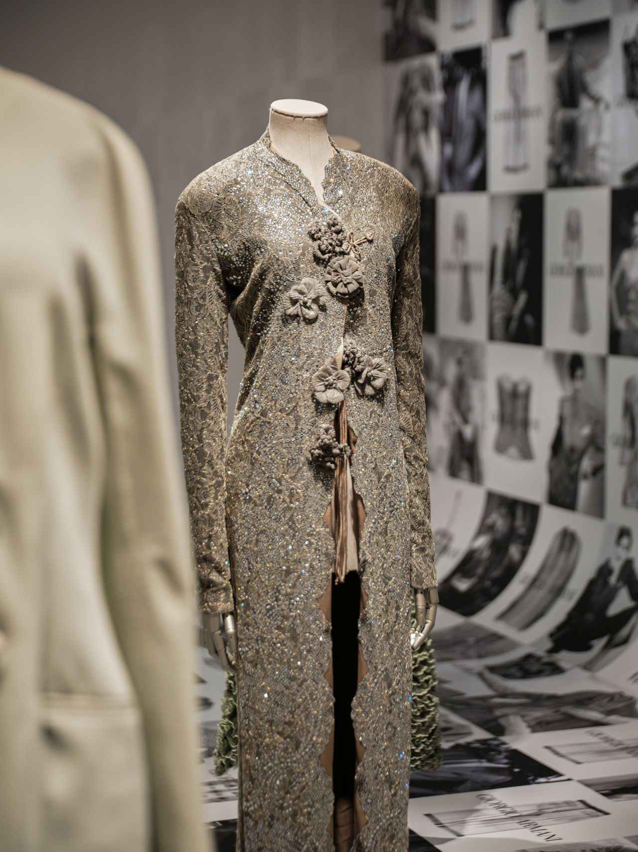 ジョルジオ・アルマーニの 創造の軌跡をたどる展示 ARMANI/Archivio
