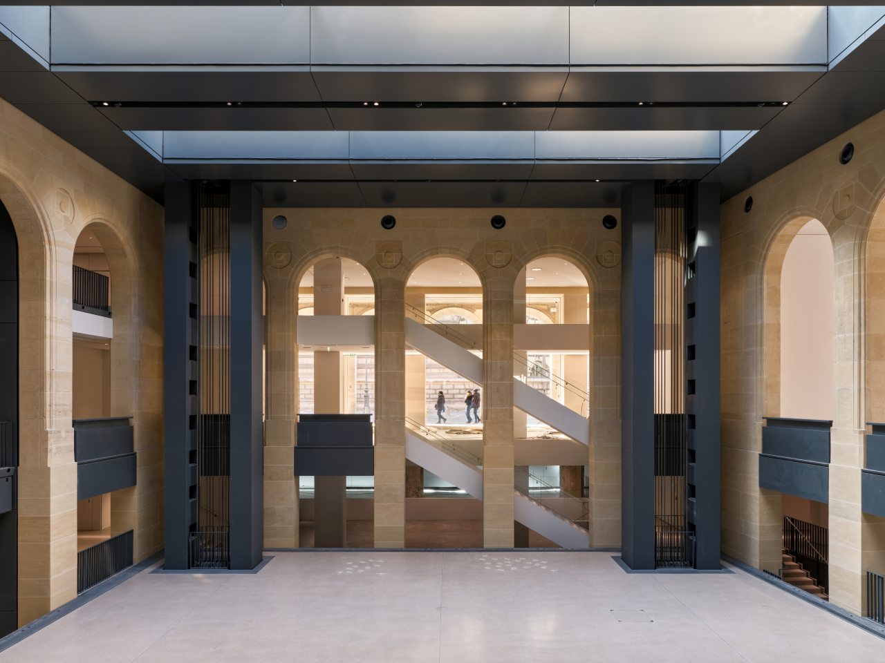 画像 : 2番目の画像 - 「カルティエ現代美術財団が
パレ・ロワイヤル広場の新拠点へ!
開館記念展が幕を開ける――」のアルバム - T JAPAN:The New York Times Style Magazine 公式サイト