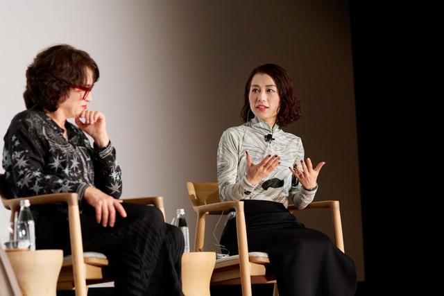 画像: キャスティング・ディレクターのデブラ・ゼイン氏と、国際経験豊かなプロデューサーの福間美由紀氏は、製作する立場からの有意義な問題提起や今後の展望を語った