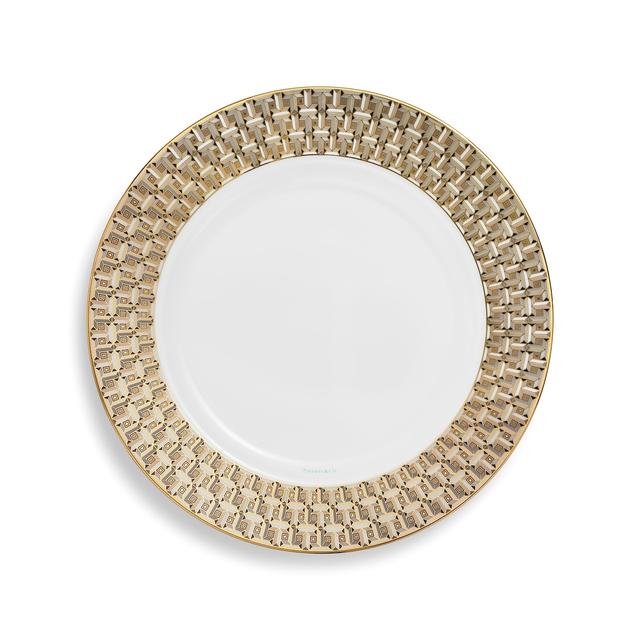 画像: 「ティファニー T トゥルー ディナー プレート」￥25,300／ティファニー ©️TIFFANY & CO.