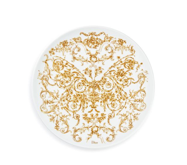 画像: 「ディオレスク バタフライ」デザートプレート￥27,500／ディオール メゾン COURTESY OF DIOR MAISON