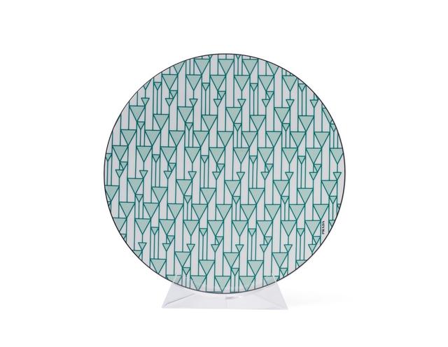 画像: 「ポーセリン チャージャープレート」￥48,400（※予定価格）／プラダ COURTESY OF PRADA