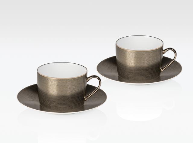 画像: 「ティーカップ＆ソーサー」￥73,480／アルマーニ / カーザ COURTESY OF ARMANI / CASA