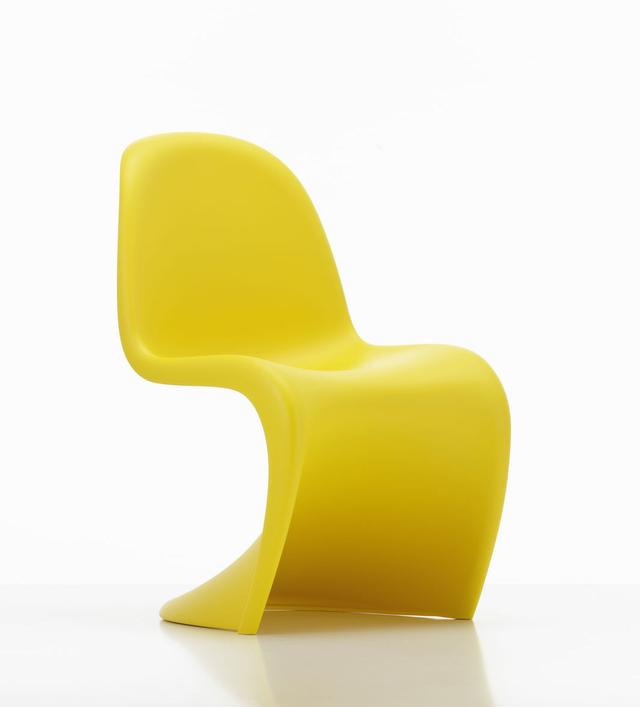 画像: 「パントン ジュニア」＜W37.6×H62,8×H62.8/SH34.8cm＞￥34,100／ヴィトラ COURTESY OF VITRA