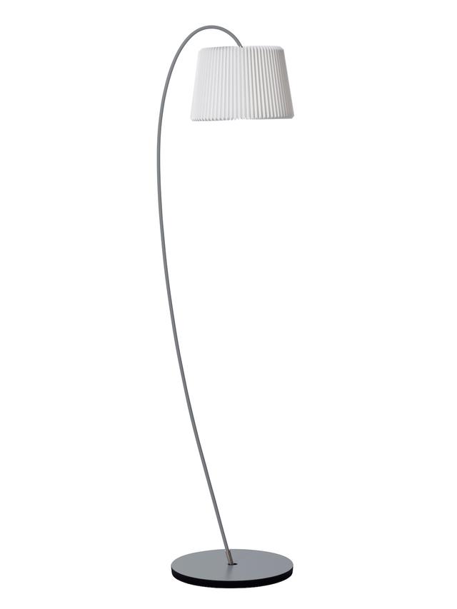画像: 「スノードロップ フロアランプ グレー」 <W35〜135×H119〜155cm(支柱可動)>¥209,000/レ・クリント COURTESY OF LE KLINT