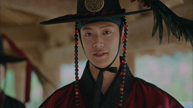 画像: 王妃の従兄役のナ・イヌ。© STUDIO DRAGON CORPORATION